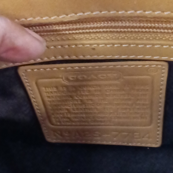 Handbag - Picture 3 of 4